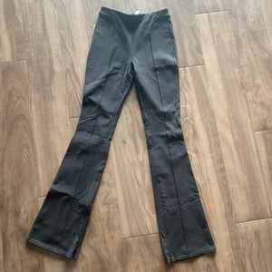 Alo yoga Airbrush High-Waist Flutter Legging NEVER WORN